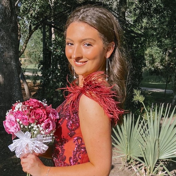 Meet your Posher, Elly - Picture 1 of 1